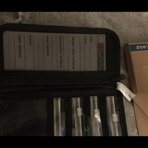 Deluxe pill case - Picture 3 of 4